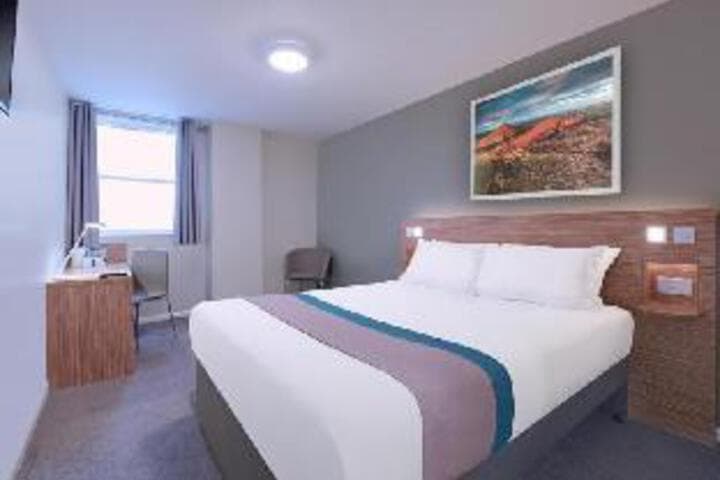 Travelodge Gatwick Airport Central photo 2