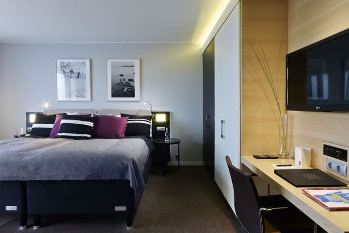 Upper House photo 5