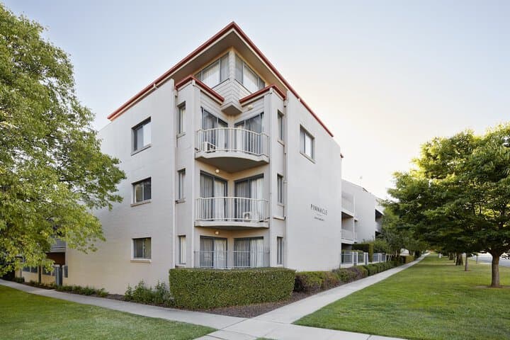 Pinnacle Apartments photo 4