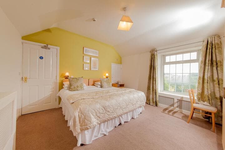 Whitton lodge photo 5