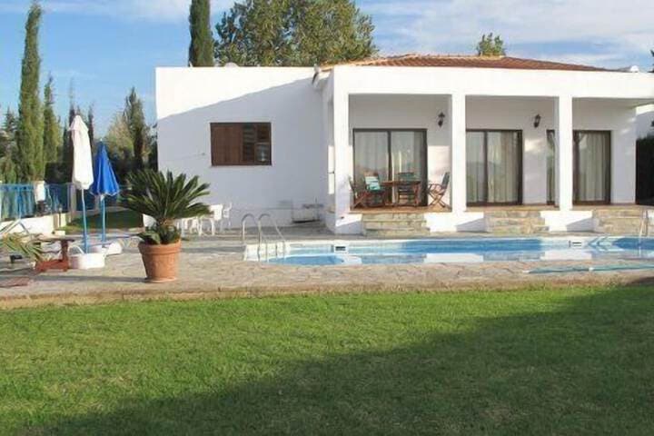 Chriseleni Latchi Villas photo 2