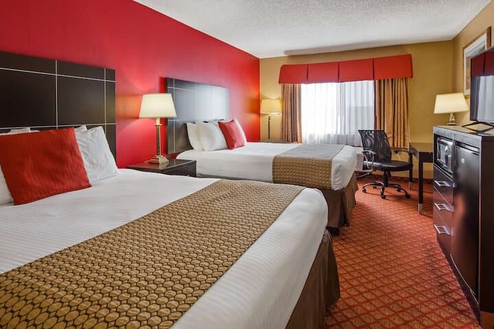 BROADWAY Inn & SUITES photo 4