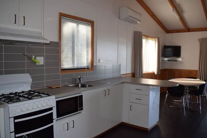 Cohuna Waterfront Holiday Park photo 2