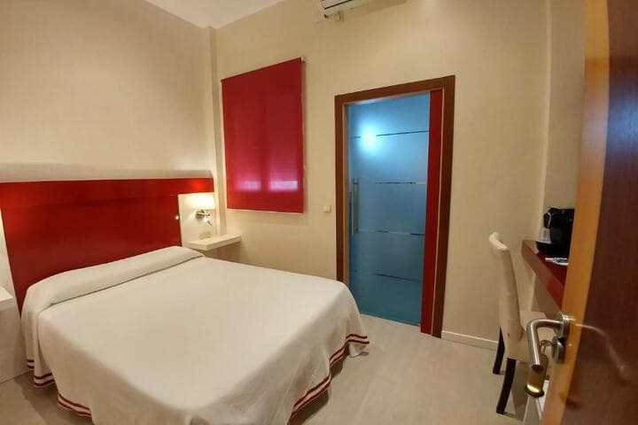 Hostal Paris photo 1