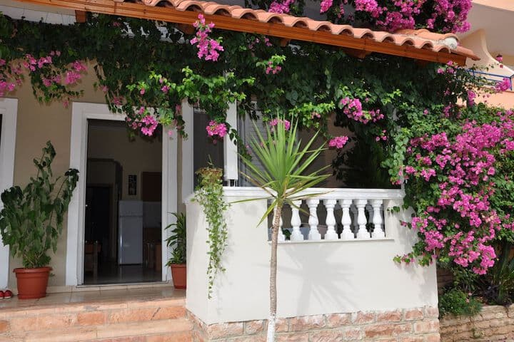 Hotel Vila Alvin & Apartments photo 2