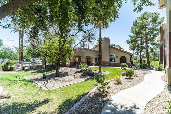 Metro Chandler Apartments photo 3