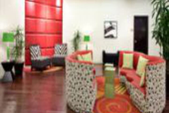 Holiday Inn Charlotte Center City photo 4