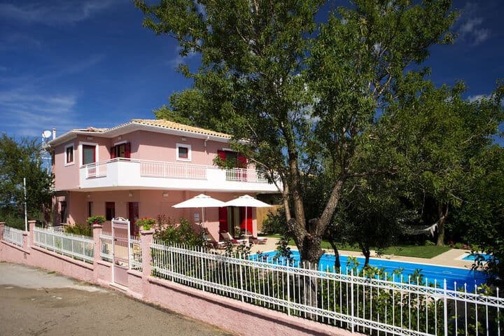 Exanthia Villas photo 4
