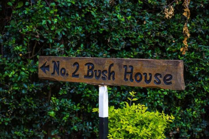 Bush House&Camp photo 2