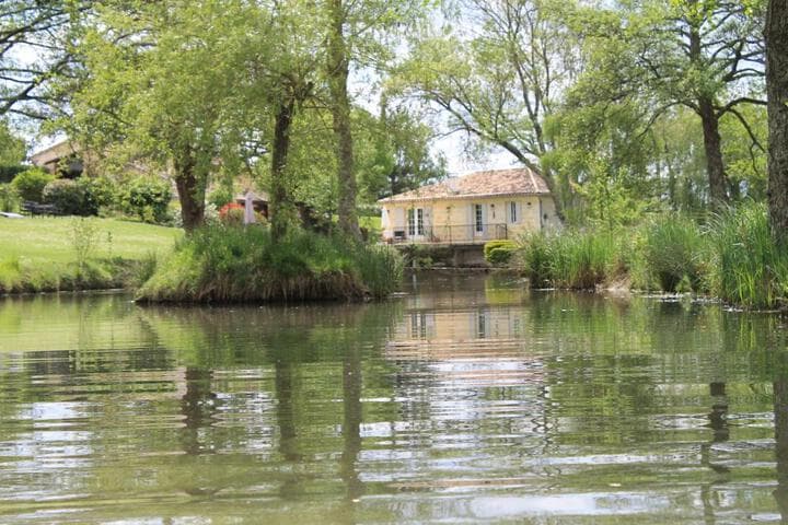 Saint-Genes-de-Castillon destination view