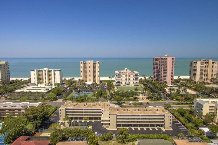 Marco Beach Vacation Suites photo 4