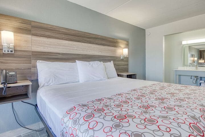 Americas Best Value Inn Stearns photo 3
