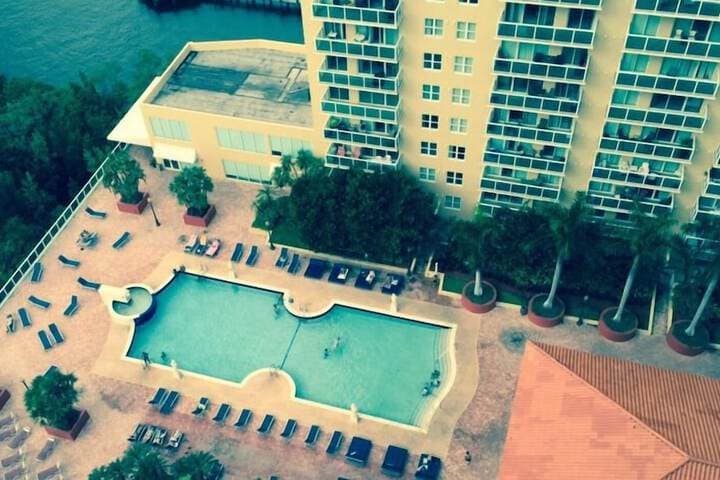 America Luxury Intracoastal Apartments photo 5