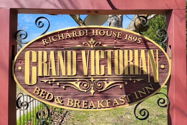Grand Victorian B&B Inn photo 5