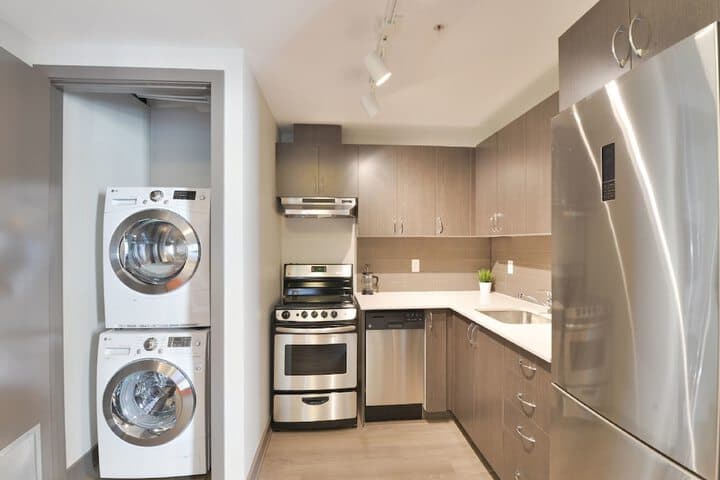Lisgar Street Apartments by CorporateStays photo 4