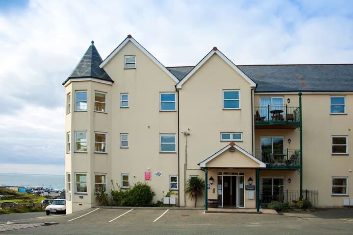 Beachcombers Apartments photo 3