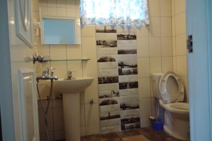 Caitlyn Hostel photo 5