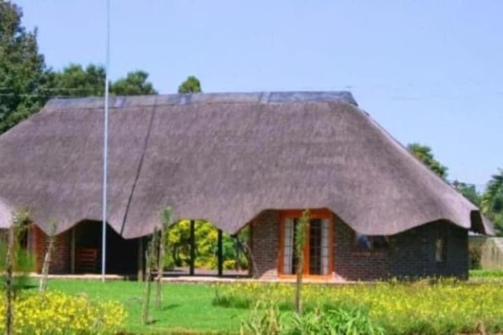 African Flair Country Lodge photo 3