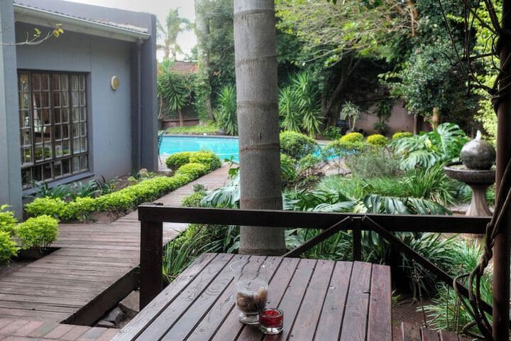 Palm Tree Manor photo 2
