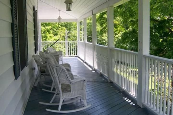 Locust Tree Bed&Breakfast LLC photo 4