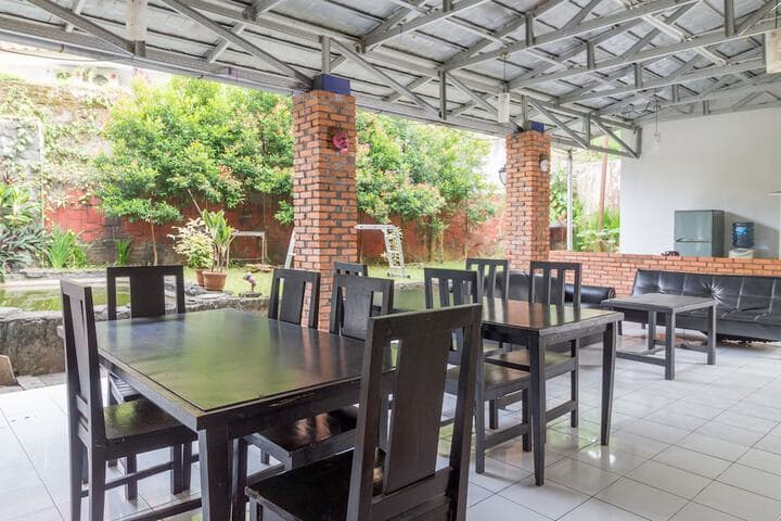 RedDoorz near Kebun Raya Bogor photo 3