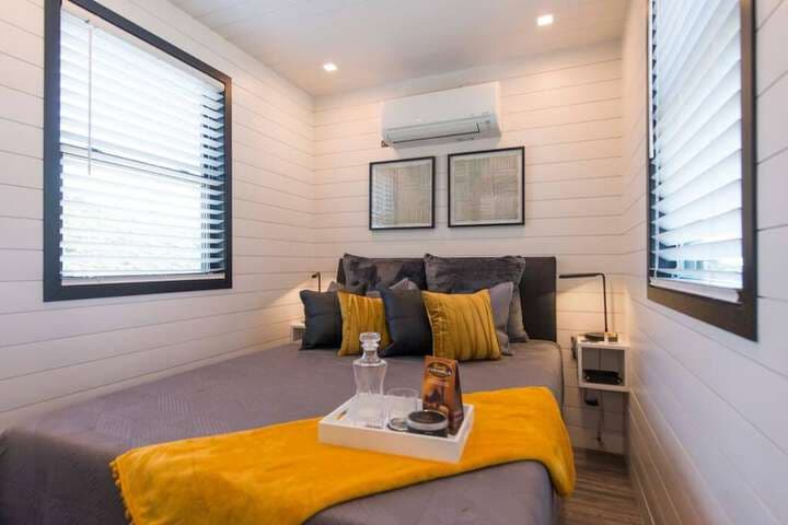 The Zephyr Tiny Container Home 12 min to Downtown Waco photo 5