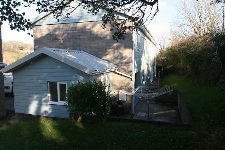 Freshwater Bay Holiday Cottages photo 2