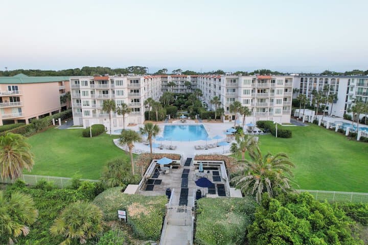 Hodnett Coopers Beach Club photo 4