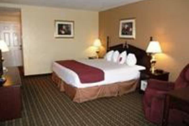 OYO Hotel Lebanon MO I-44 photo 5