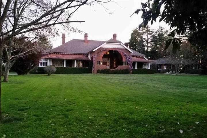 Petersons Armidale Winery & Guesthouse photo 5