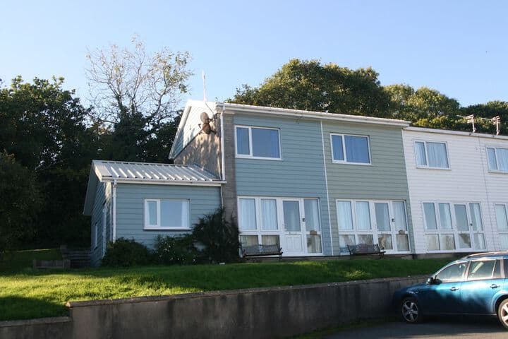 Freshwater Bay Holiday Cottages photo 3