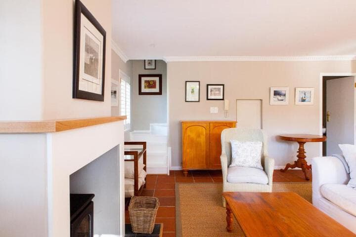 33 Strawberry Lane Studio&Cottage photo 5