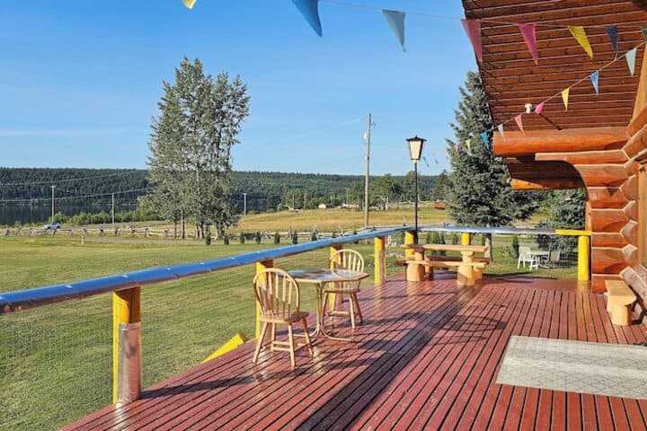 Cariboo Log Guest House photo 4