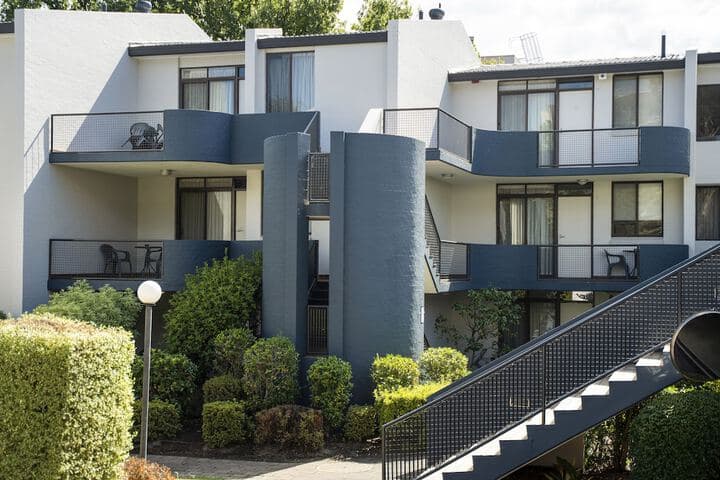 Manuka Park Apartments photo 3