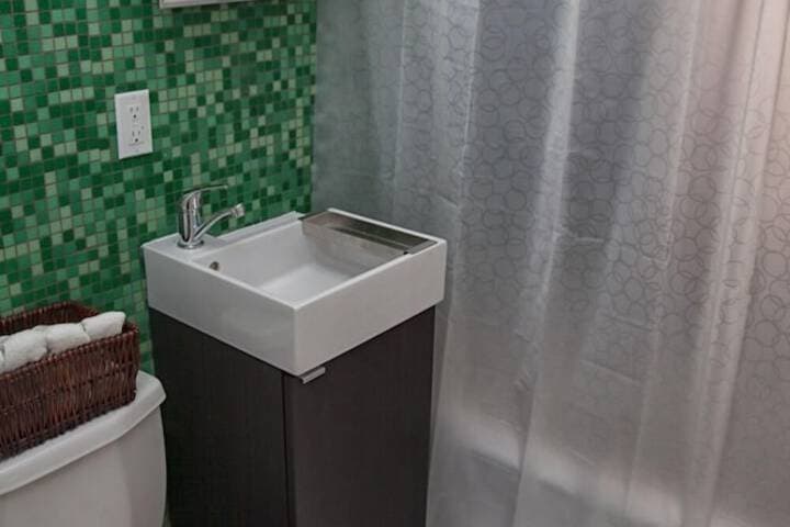Vroom Street apartment photo 4