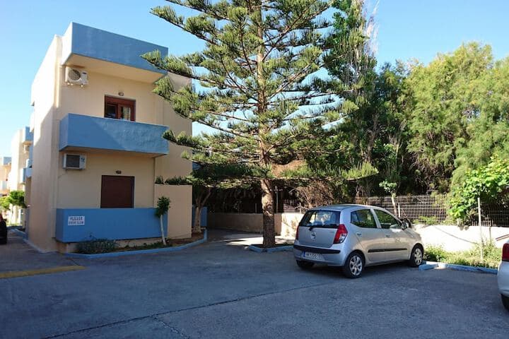 Frank Apartments photo 2