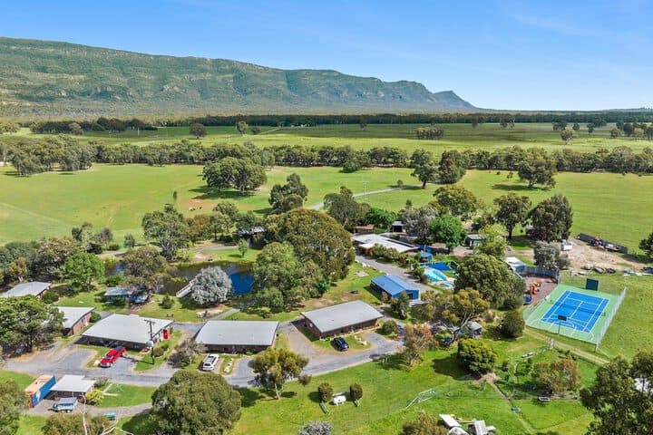 Halls Haven Holiday Units photo 4