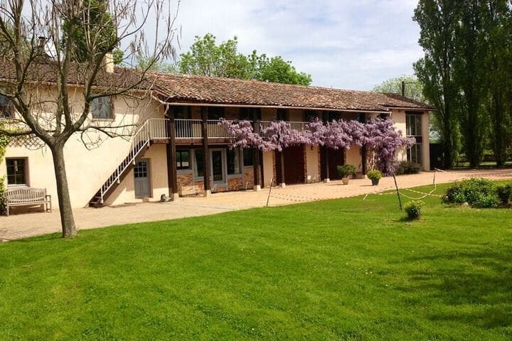 Saint-Jean-de-Thurigneux destination view