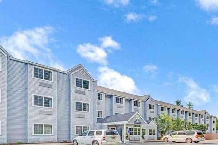 Sturbridge Hotel photo 2