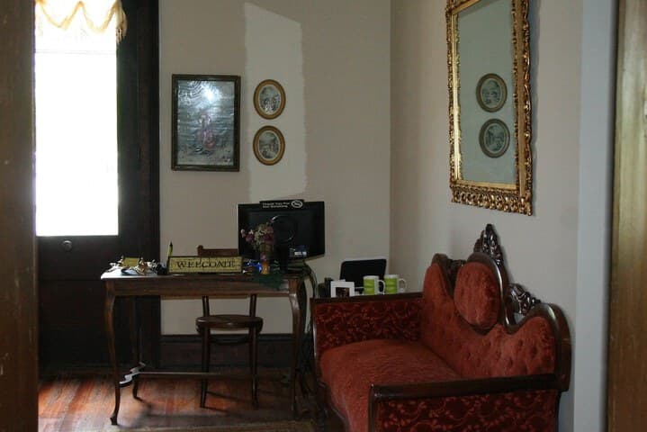 Main Street Bed & Breakfast Established in 1810 photo 4