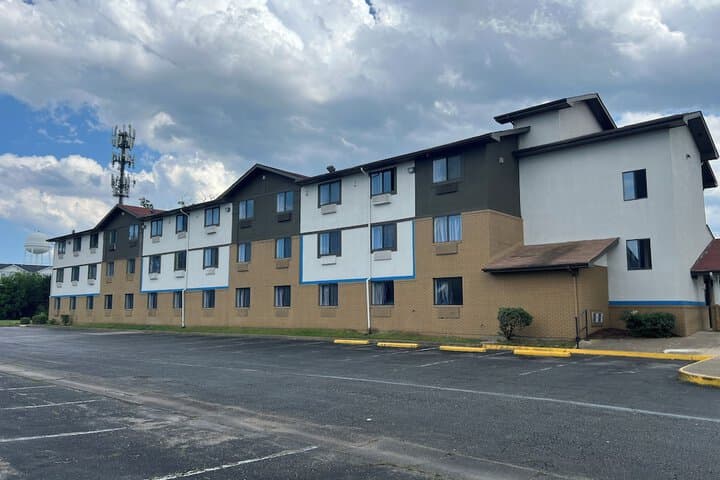 Economy 7 Inn Norfolk photo 5