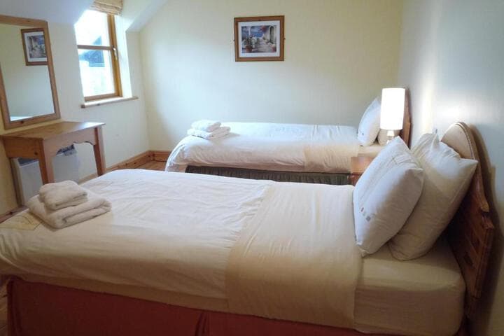 Dingle Courtyard Cottages 2 Bed (Sleeps 4) photo 5