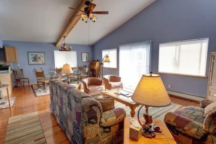 Sea Parrot Inn photo 5