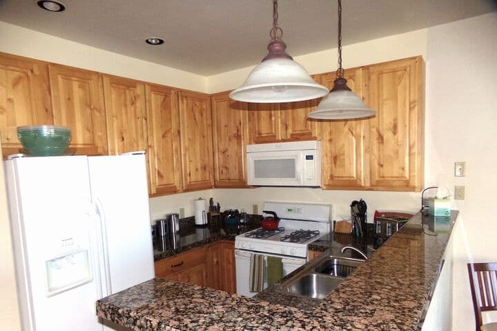 Anemone Townhome 3 Bed 3 Bath photo 5