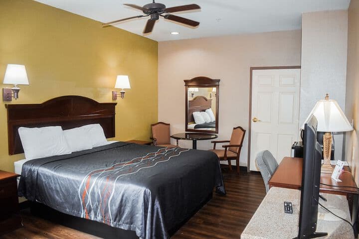 Americas Best Value Inn La Porte photo 1