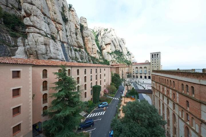 Apartamentos Montserrat Abat Marcet photo 4