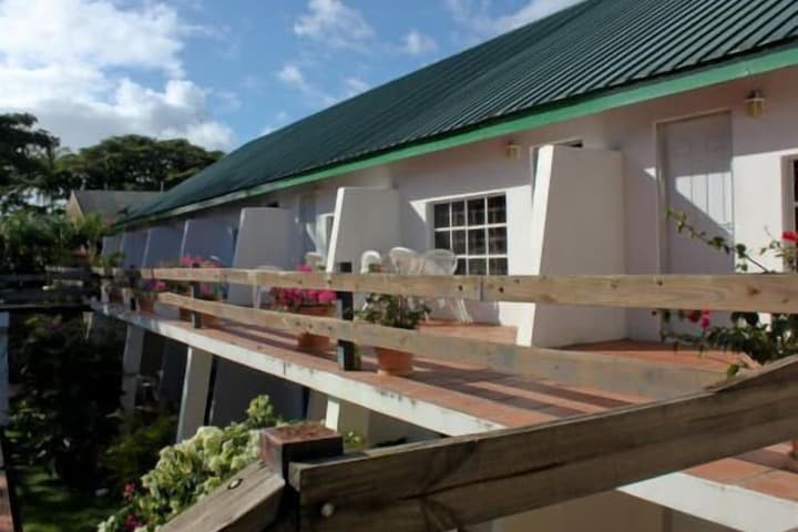 Summerland Suites photo 2