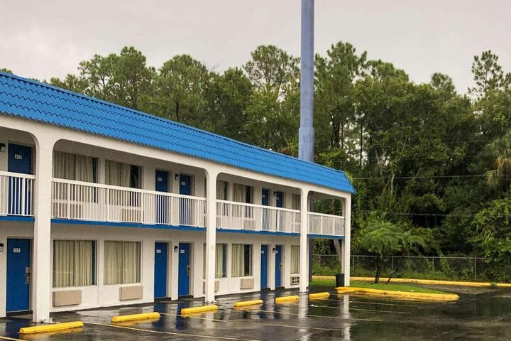 Super 8 Motel Speedway photo 3