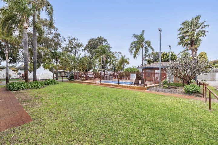 Central Caravan Park photo 3