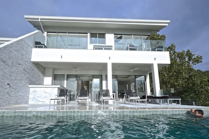 RED SKY beach view villa photo 2